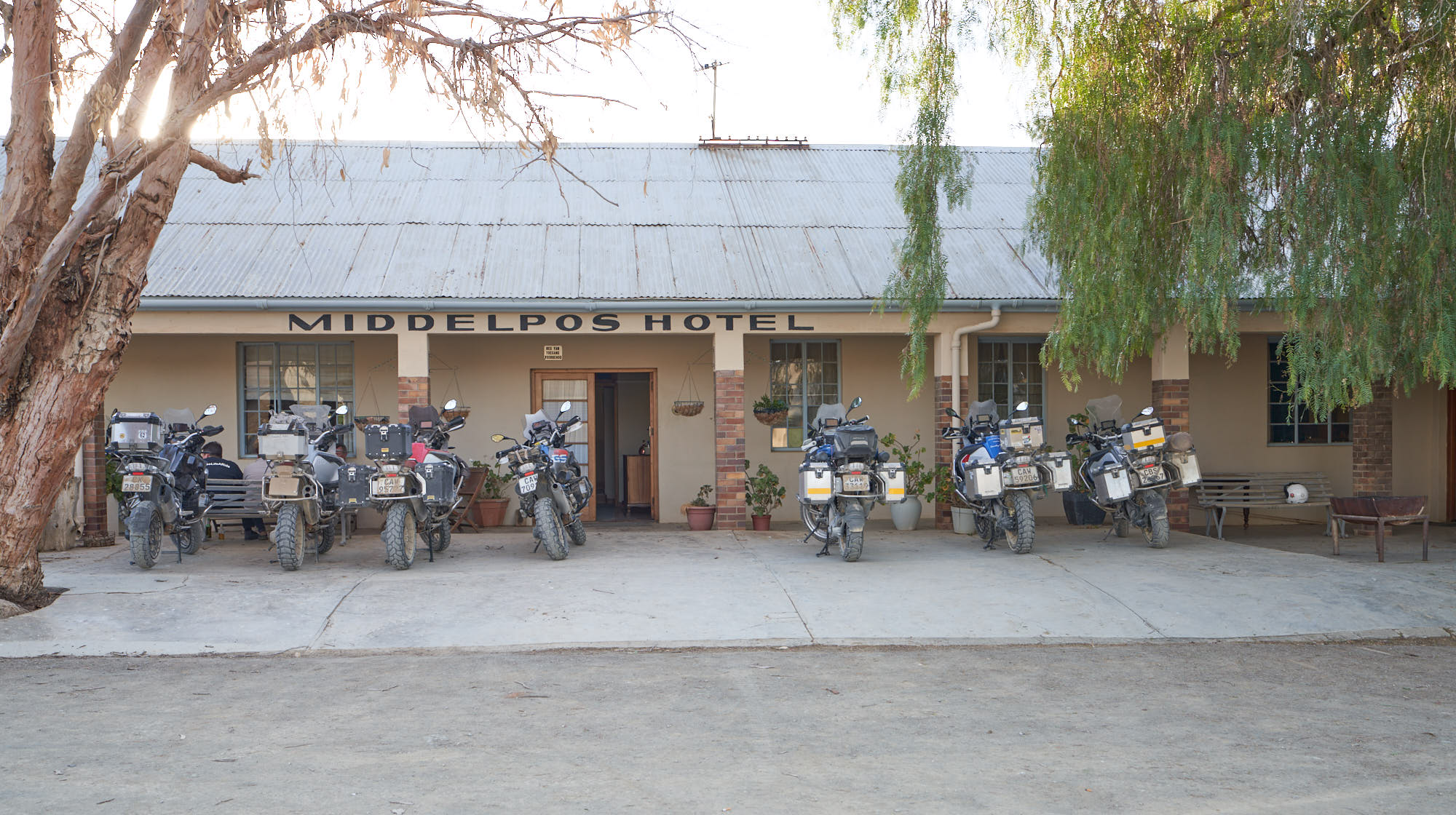 Middlepos Hotel