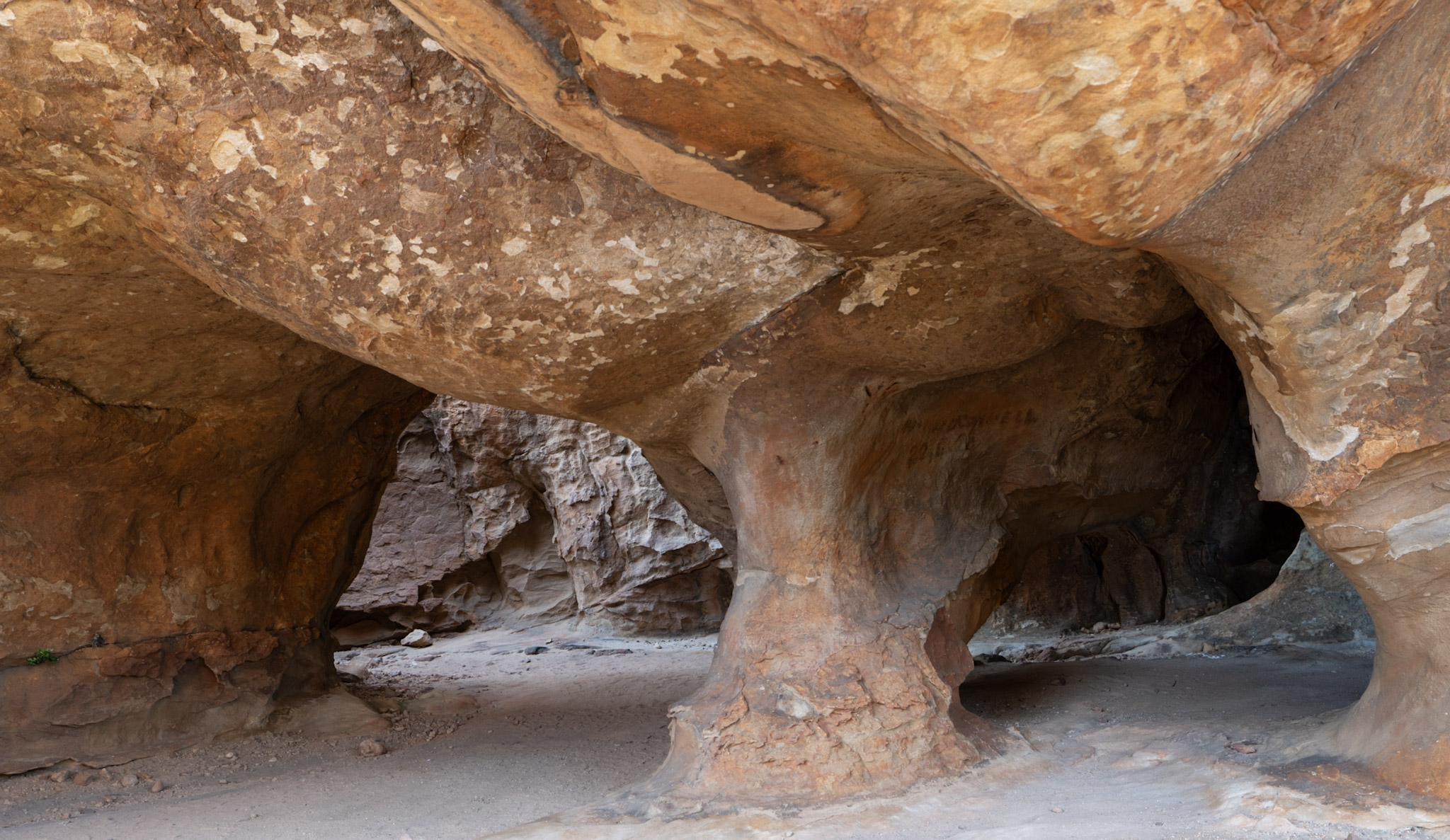 Stadsaal caves 2