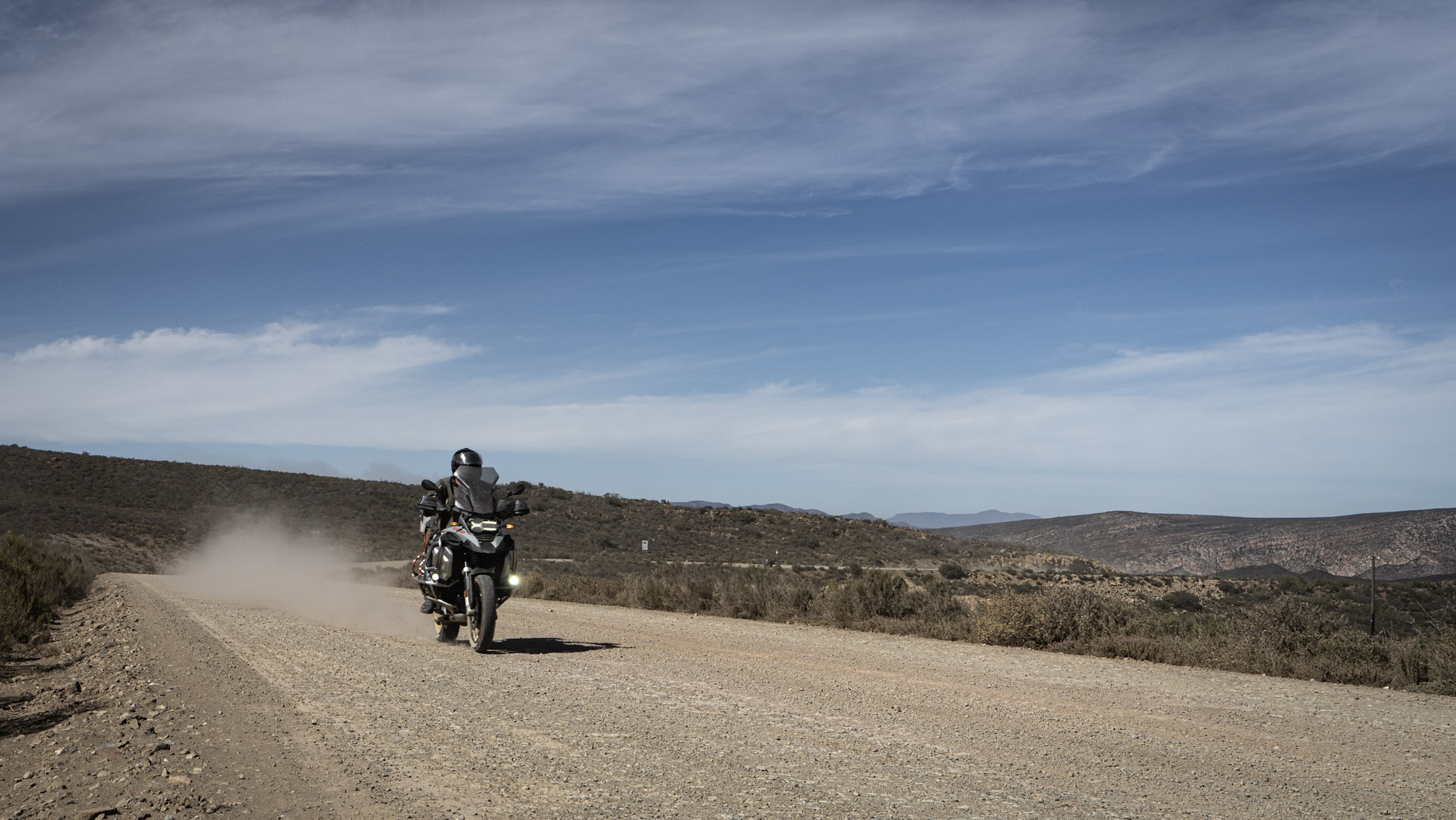 Riding up Ouberg Pass